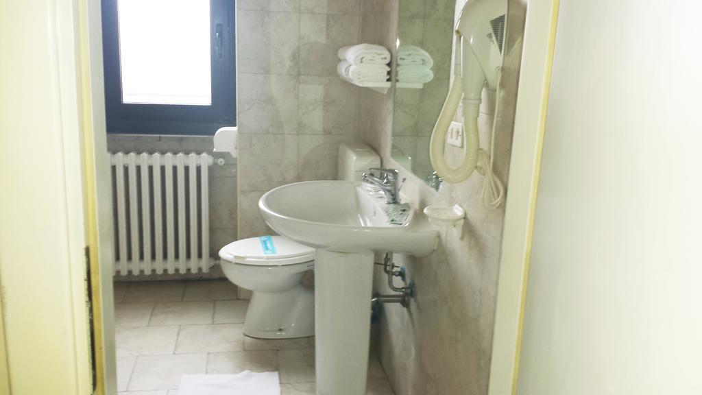 Hotel Cascata Pozzolo Formigaro Dış mekan fotoğraf