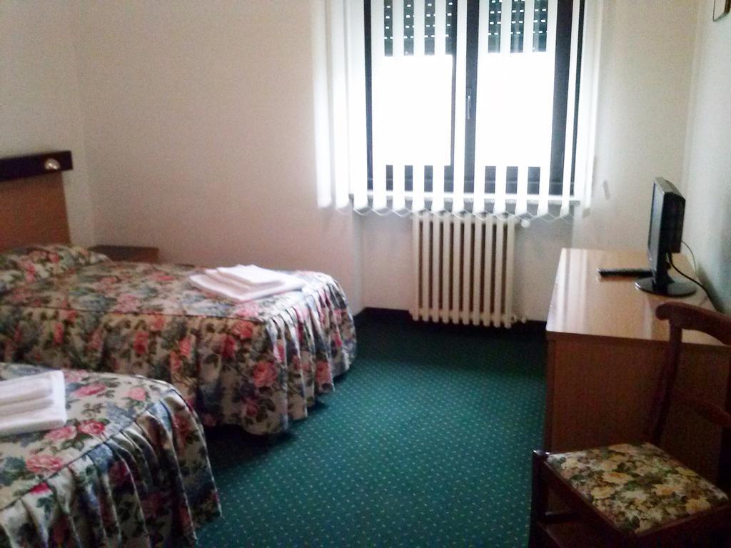 Hotel Cascata Pozzolo Formigaro Dış mekan fotoğraf